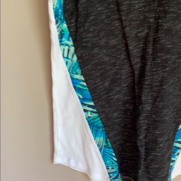 Victoria Secret Pink Floral Trim Tank Top SZ XS - Picture 2 of 5